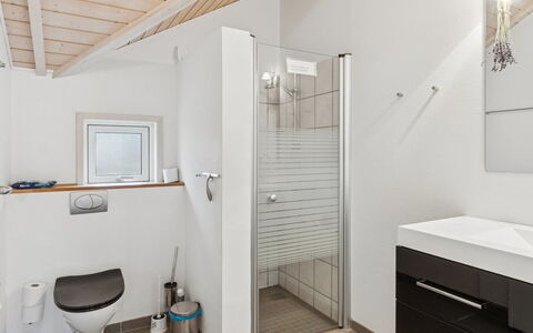 Loreia - 350M from the Sea: Loodgieterswerkinrichting, Interieur Ontwerp, Flooring, Verdieping, Plafond, Badkamer, Wastafel, Wastafel In De Badkamer, Kraan, Badkamerkast