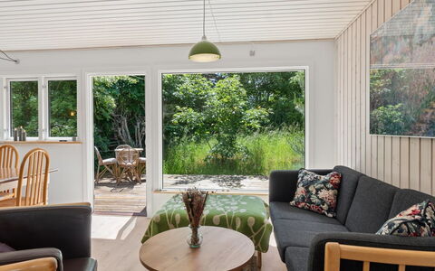 Elisej - 350M from the Sea: Meubilair, Interieur Ontwerp, Flooring, Hout, Verdieping, Plafond, Huis, Bankstel, Tafel, Woonkamer