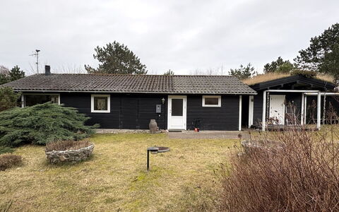 Elisej - 350M from the Sea: Hout, Huis, Huis, Dak, Verblijf, Deur, Woongebied, Siding, Backyard, Landgoed