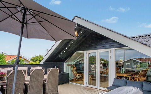 Kajsa - 150M from the Sea: Huis, Verblijf, Veranda, Siding, Boerderij, Outdoor Structuur