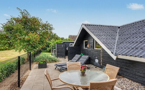 Kajsa - 150M from the Sea: Huis, Verblijf, Veranda, Siding, Boerderij, Outdoor Structuur