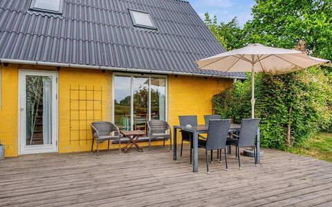 Verene - 725M from the Sea: Meubilair, Buitenmeubels, Tableware, Tafel, Drinkware, Stoel, Buitentafel, Voedsel, Fles