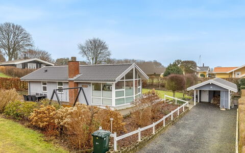 Fenno - 800M from the Sea: Hout, Dak, Huis, Huis, Architectuur, Siding, Land Lot, Verblijf, Schuur, Garden Gebouwen
