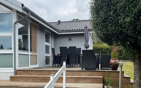 Fenno - 800M from the Sea: Hout, Dak, Huis, Huis, Architectuur, Siding, Land Lot, Verblijf, Schuur, Garden Gebouwen