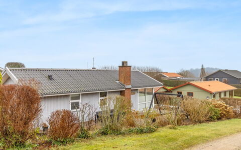 Fenno - 800M from the Sea: Hout, Dak, Huis, Huis, Architectuur, Siding, Land Lot, Verblijf, Schuur, Garden Gebouwen