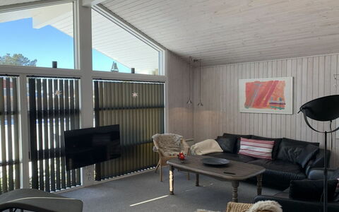 Hedvig - 500M from the Sea: Interieur Ontwerp, Hout, Plafond, Meubilair, Flooring, Verdieping, Kamer, Stoel, Woonkamer, Lichte Inrichting
