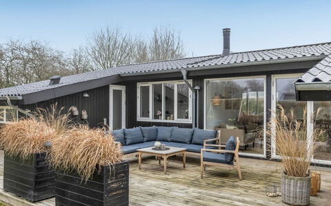 Jurgis - 300M from the Sea: Meubilair, Buitenmeubels, Tableware, Tafel, Drinkware, Stoel, Buitentafel, Voedsel, Fles