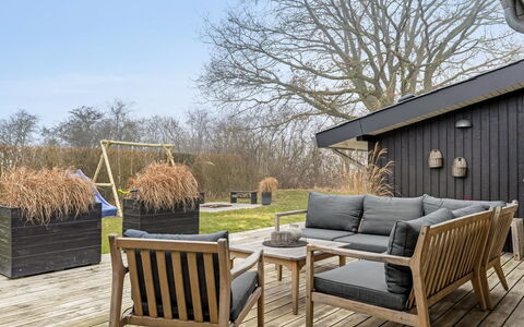 Jurgis - 300M from the Sea: Meubilair, Buitenmeubels, Tableware, Tafel, Drinkware, Stoel, Buitentafel, Voedsel, Fles