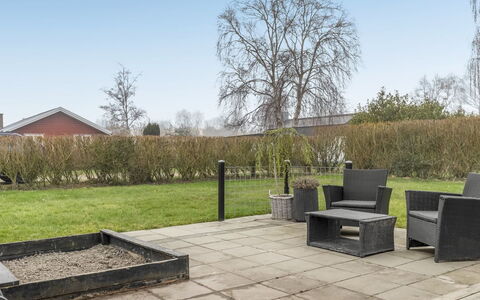 Jurgis - 300M from the Sea: Meubilair, Buitenmeubels, Tableware, Tafel, Drinkware, Stoel, Buitentafel, Voedsel, Fles