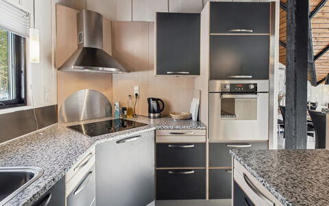 Sölvy - 30Km from the Sea: Keuken, Toestel Van De Keuken, Countertop, Major Appliance, Interieur Ontwerp, Cabinetry, Flooring, Huishoudapparatuur, Meubilair, Fornuis