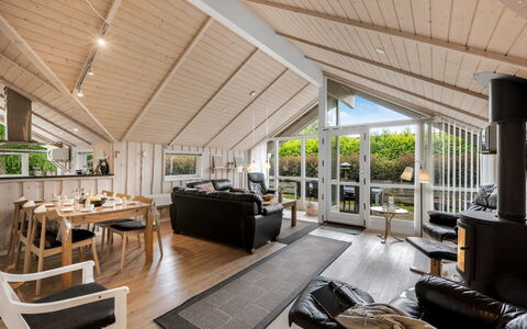 Ljuba - 40Km from the Sea: Hout, Plafond, Huis, Deur, Interieur Ontwerp, Verblijf, Hardwood, Veranda, Dek, Houten Vloer