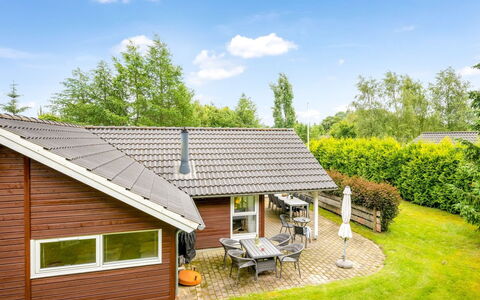 Ljuba - 40Km from the Sea: Huis, Dak, Huis, Verblijf, Siding, Tuin, Landgoed, Boerderij, Gazon, Werf
