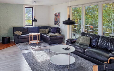 Aave - 5Km from the Sea: Meubilair, Interieur Ontwerp, Bankstel, Flooring, Verdieping, Woonkamer, Hout, Plafond, Houten Vloer, Verlichting