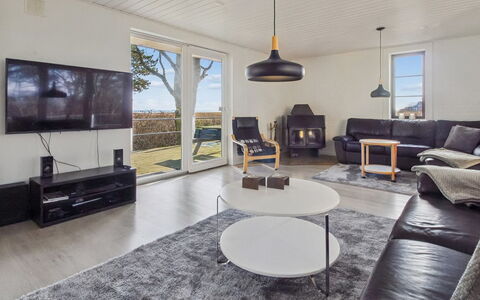 Aave - 5Km from the Sea: Hout, Huis, Meubilair, Plafond, Verblijf, Woonkamer, Hardwood, Stoel, Houten Vloer