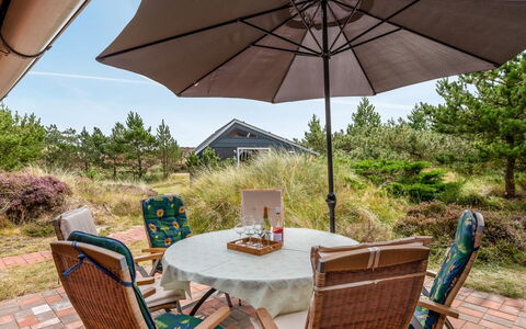 Annerose - 650M from the Sea: Meubilair, Buitenmeubels, Tableware, Tafel, Drinkware, Stoel, Buitentafel, Voedsel, Fles