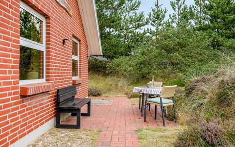 Annerose - 650M from the Sea: Meubilair, Buitenmeubels, Tableware, Tafel, Drinkware, Stoel, Buitentafel, Voedsel, Fles