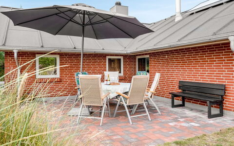 Annerose - 650M from the Sea: Meubilair, Buitenmeubels, Tableware, Tafel, Drinkware, Stoel, Buitentafel, Voedsel, Fles