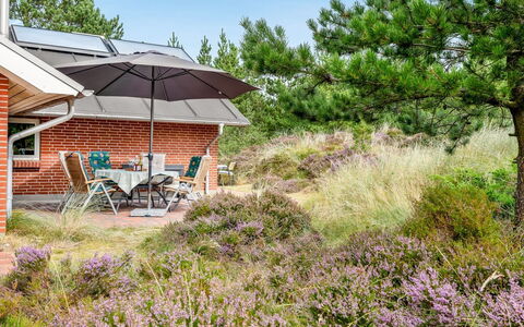 Annerose - 650M from the Sea: Meubilair, Buitenmeubels, Tableware, Tafel, Drinkware, Stoel, Buitentafel, Voedsel, Fles