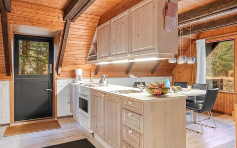 Erhardt - 2Km from the Sea: Hout, Keuken, Countertop, Toestel Van De Keuken, Hardwood, Beits, Cabinetry, Verblijf, Plafond, Zolder