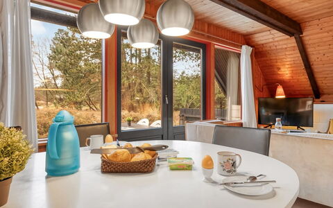 Erhardt - 2Km from the Sea: Interieur Ontwerp, Meubilair, Hout, Plafond, Lichte Inrichting, Verlichting, Flooring, Keuken, Tafel, Countertop