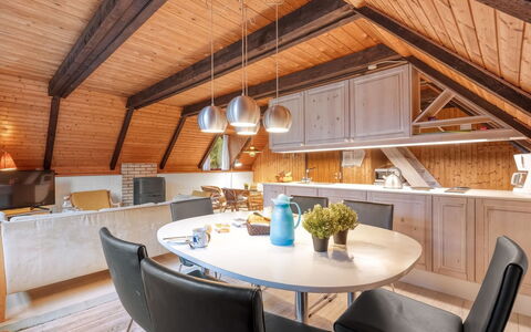Erhardt - 2Km from the Sea: Meubilair, Interieur Ontwerp, Keuken, Hout, Flooring, Plafond, Lichte Inrichting, Countertop, Verdieping, Verlichting