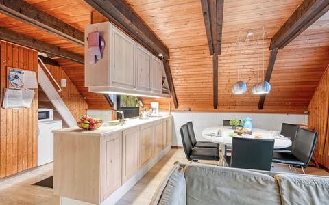 Erhardt - 2Km from the Sea: Hout, Plafond, Interieur Ontwerp, Keuken, Meubilair, Zolder, Kamer, Hardwood, Appartement, Stoel