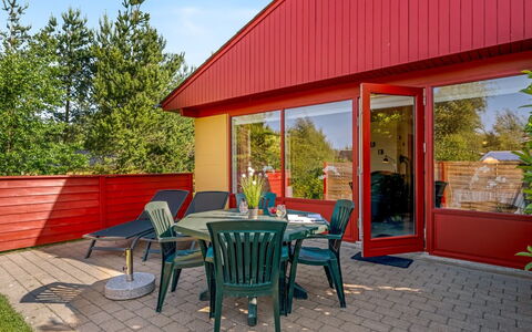 Ditta - 150M to the Fjord: Meubilair, Buitenmeubels, Tableware, Tafel, Drinkware, Stoel, Buitentafel, Voedsel, Fles