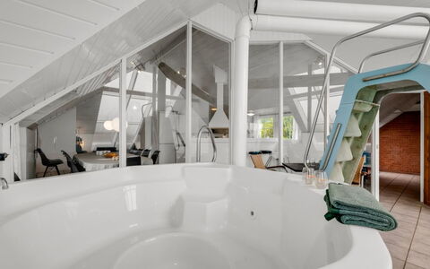 Eweline - 700M from the Sea: Interieur Ontwerp, Plafond, Verdieping, Meubilair, Zolder, Stoel, Bad, Ontwerp, Bed, Slaapkamer