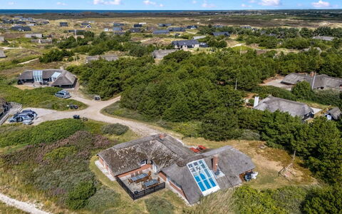 Eweline - 700M from the Sea: Landschap, Ecoregio, Land Lot, Luchtfotografie, Vogelperspectief, Helling, Dicht Struikgewas, Landgoed, Veld, Dorp