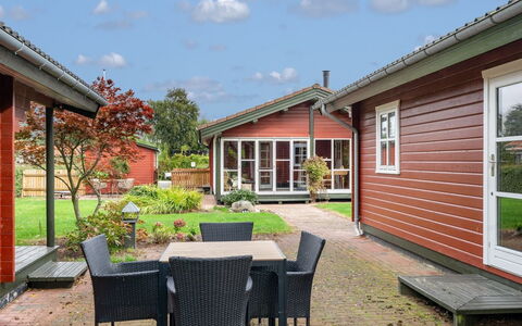 Ater - 220M from the Sea: Meubilair, Buitenmeubels, Tableware, Tafel, Drinkware, Stoel, Buitentafel, Voedsel, Fles