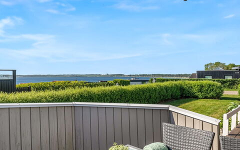 Lien - 100M from the Sea: Water, Watervoorraden, Zwemwater,  Felsen\, Kust, Natuurlijk Landschap, Headland, Kust En Oceanic Landvormen, Terrein, Voorgebergte