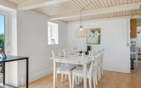 Jorek - 700M from the Sea: Meubilair, Interieur Ontwerp, Flooring, Verdieping, Hout, Plafond, Tafel, Stoel, Keuken En Eettafel, Eetkamer