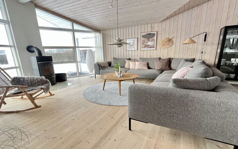 Bosse - 200M to the Fjord: Hout, Flooring, Verdieping, Houten Vloer, Woonkamer, Hardwood, Natuurlijk Materiaal, Laminaatvloer, Plank