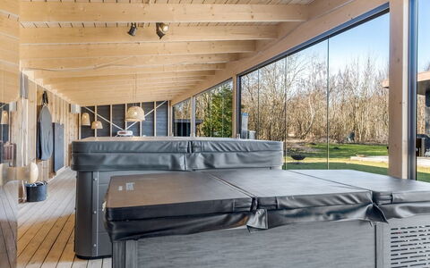 Diuri - 500M to the Fjord: Hout, Flooring, Verdieping, Samengesteld Materiaal, Schaduw, Zwembad, Dek, Hardwood, Beits
