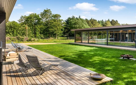 Diuri - 500M to the Fjord: Tuin, Land Lot, Groundcover, Garden Gebouwen, Gazon, Landscaping, Schaduw, Landgoed, Werf, Hardwood