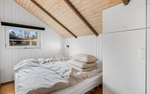 Topias - 350M from the Sea: Wit, Font, Aantal
