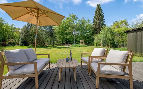 Topias - 350M from the Sea: Meubilair, Interieur Ontwerp, Flooring, Verdieping, Plafond, Kamer, Stoel, Tafel, Appartement, Keuken En Eettafel