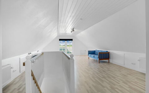 Franki - 9Km from the Sea: Huis, Dak, Huis, Deur, Verblijf, Schaduw, Tuin, Groundcover, Veranda, Werf