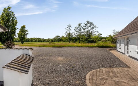Franki - 9Km from the Sea: Huis, Dak, Huis, Deur, Verblijf, Schaduw, Tuin, Groundcover, Veranda, Werf