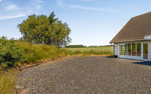 Inger - 9Km from the Sea: Huis, Dak, Huis, Deur, Verblijf, Schaduw, Tuin, Groundcover, Veranda, Werf