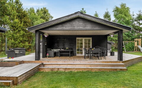 Bengta - from the Sea: Hout, Verblijf, Dak, Garden Gebouwen, Siding, Veranda, Blokhut, Dek, Schuur, Outdoor Structuur
