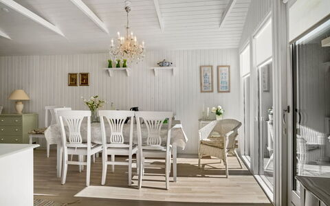 Nanne - from the Sea: Meubilair, Interieur Ontwerp, Flooring, Hout, Verdieping, Plafond, Eetkamer, Tafel, Stoel, Lichte Inrichting