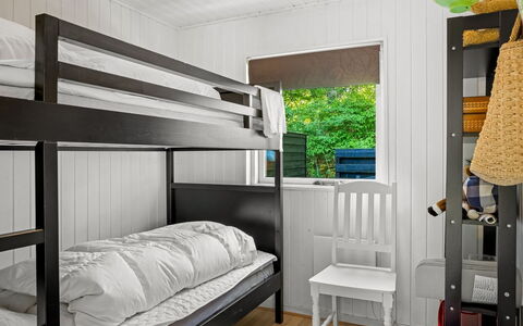 Nanne - from the Sea: Hout, Slaapkamer, Bed, Stapelbed, Interieur Ontwerp, Bedding, Verdieping, Flooring, Laken, Bed Frame