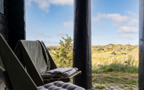 Apelone - 450M from the Sea: Meubilair, Zonlicht, Stoel, Koffietafel, Armleuning, Woonkamer, Buitenmeubels