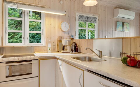 Odlef - 110M to the Fjord: Keuken, Interieur Ontwerp, Countertop, Flooring, Hout, Plafond, Loodgieterswerkinrichting, Verdieping, Toestel Van De Keuken, Verlichting