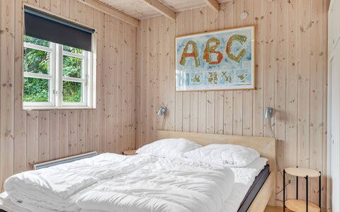 Odlef - 110M to the Fjord: Slaapkamer, Hout, Bed, Flooring, Verdieping, Interieur Ontwerp, Bedding, Laken, Bed Frame, Meubilair