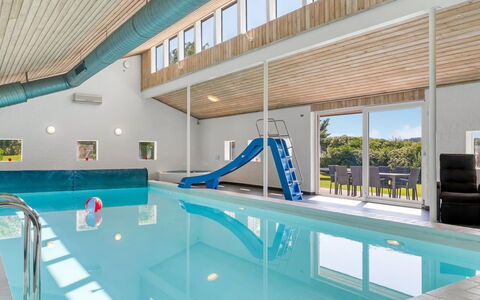 Maris - 20Km from the Sea: Hout, Dak, Huis, Huis, Architectuur, Siding, Land Lot, Verblijf, Schuur, Garden Gebouwen