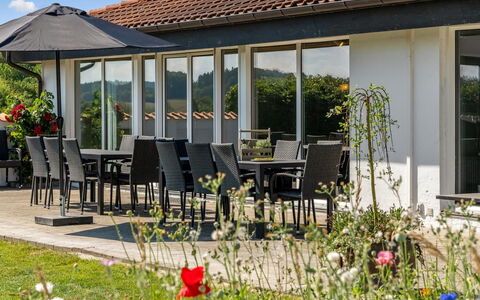 Maris - 20Km from the Sea: Hout, Dak, Huis, Huis, Architectuur, Siding, Land Lot, Verblijf, Schuur, Garden Gebouwen