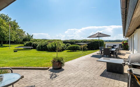 Maris - 20Km from the Sea: Hout, Dak, Huis, Huis, Architectuur, Siding, Land Lot, Verblijf, Schuur, Garden Gebouwen