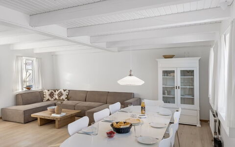 Faik - 1.4Km from the Sea: Huis, Dak, Huis, Deur, Verblijf, Schaduw, Tuin, Groundcover, Veranda, Werf